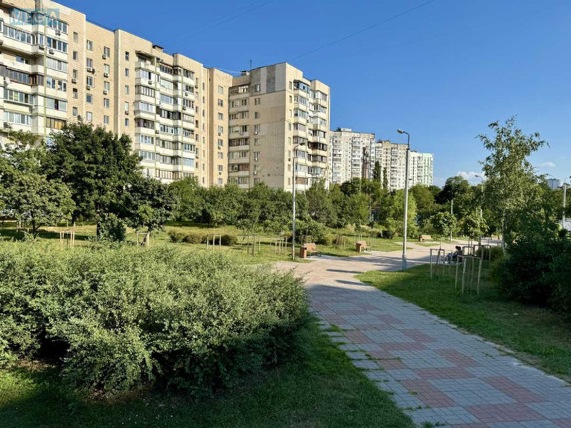 Продаж 3 кімнатної квартири (69/42/8), 9 пов. 10 пов. будинку, <a class="location-link" href="/kiev/" title="Недвижимость Київ">Київ</a>, <a class="location-link" href="/kiev/svyatoshinskij/" title="Недвижимость Святошинський район">Святошинський р-н</a>, Прилужная ул., 10 (изображение 23)