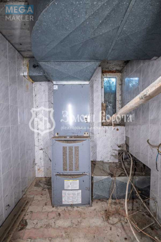 Продаж дома, 2&nbsp;поверху, 286&nbsp;кв.м, 5&nbsp;кімнат, ділянка 10&nbsp;соток, <a class="location-link" href="/kiev/" title="Недвижимость Київ">Київ</a>, <a class="location-link" href="/kiev/darnickij/" title="Недвижимость Дарницький район">Дарницький р-н</a>, Лермонтова вул., 13а (изображение 22)