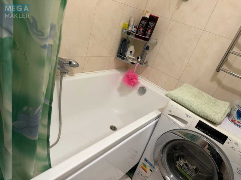 Продаж 2 кімнатної квартири (70/?/20), 29 пов. 35 пов. будинку, <a class="location-link" href="/kiev/" title="Недвижимость Київ">Київ</a>, <a class="location-link" href="/kiev/dneprovskij/" title="Недвижимость Дніпровський район">Дніпровський р-н</a>, Соборности просп. (изображение 4)
