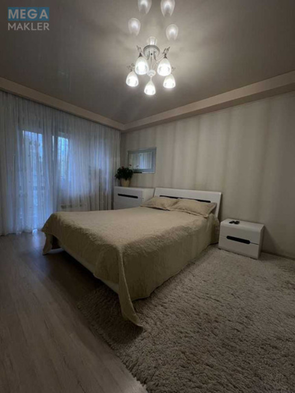 Продаж 2 кімнатної квартири (45/29/7), 5 пов. 5 пов. будинку, <a class="location-link" href="/kiev/" title="Недвижимость Київ">Київ</a>, <a class="location-link" href="/kiev/svyatoshinskij/" title="Недвижимость Святошинський район">Святошинський р-н</a>, Зодчих вул. (изображение 9)