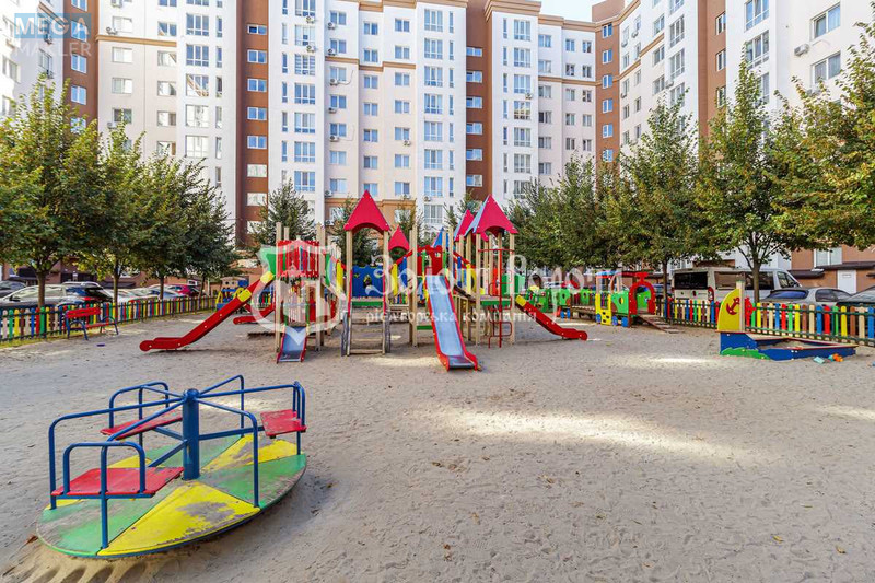 Продаж 2 кімнатної квартири (69/37/18), 6 пов. 10 пов. будинку, <a class="location-link" href="/sofievskaya-borshagovka/" title="Недвижимость Софіївська Борщагівка">Софіївська Борщагівка</a>, прт-т Героїв Небесної сотні, 34 (изображение 21)