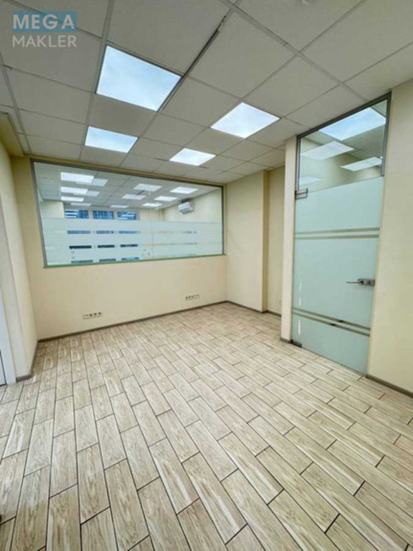 Продаж комерційної нерухомості, 125,40&nbsp;кв.м, под офис, <a class="location-link" href="/kiev/" title="Недвижимость Київ">Київ</a>, <a class="location-link" href="/kiev/pecherskij/" title="Недвижимость Печерський район">Печерський р-н</a>, Андрія Верхогляда вул., 15 (изображение 3)