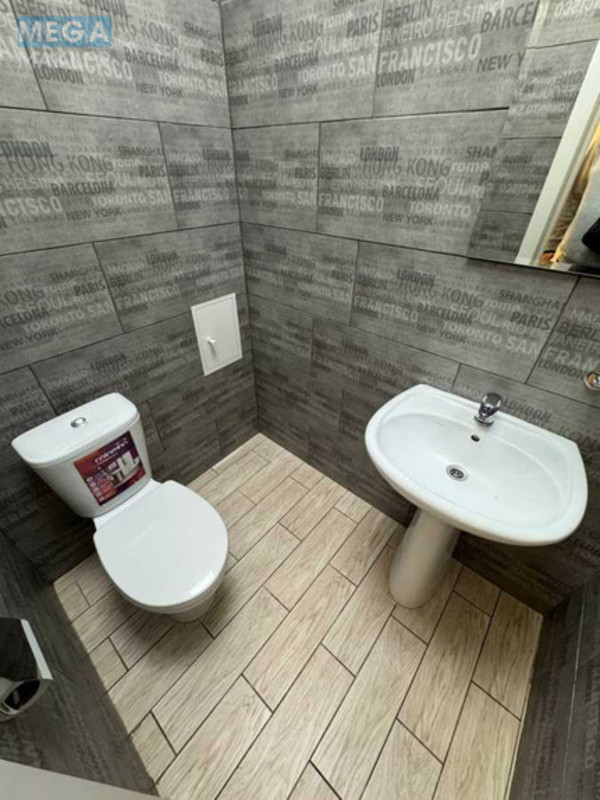 Продаж комерційної нерухомості, 125,40&nbsp;кв.м, под офис, <a class="location-link" href="/kiev/" title="Недвижимость Київ">Київ</a>, <a class="location-link" href="/kiev/pecherskij/" title="Недвижимость Печерський район">Печерський р-н</a>, Андрія Верхогляда вул., 15 (изображение 8)