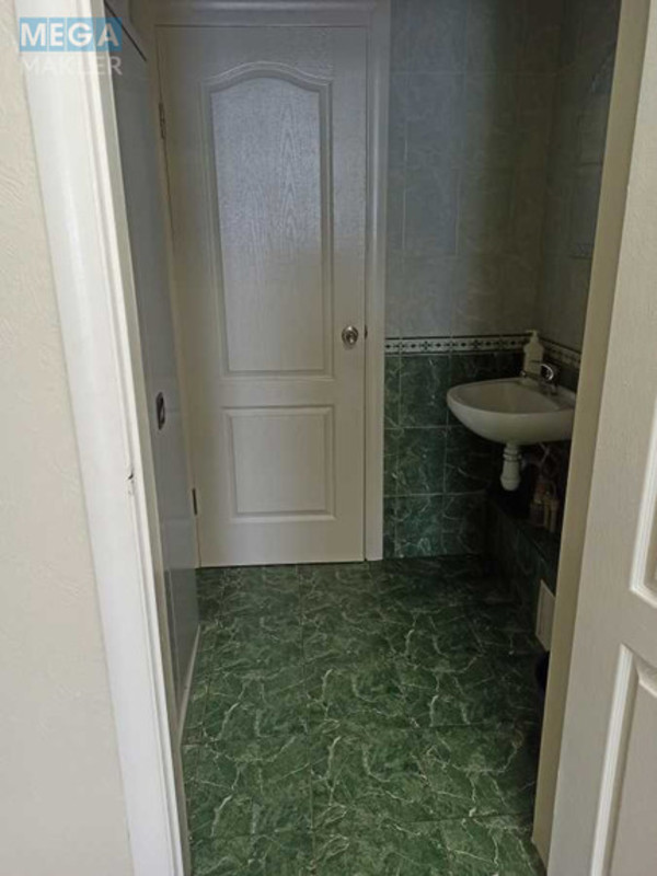 Оренда комерційної нерухомості, 109&nbsp;кв.м, под офис, <a class="location-link" href="/kiev/" title="Недвижимость Київ">Київ</a>, <a class="location-link" href="/kiev/darnickij/" title="Недвижимость Дарницький район">Дарницький р-н</a>, Ревуцького вул., 42В (изображение 7)