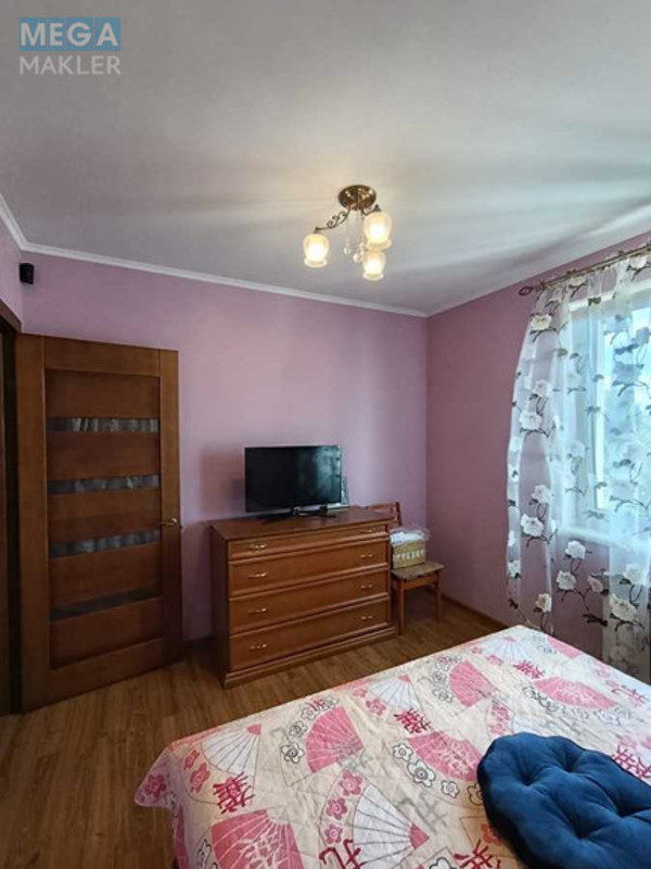 Продаж дома, 2&nbsp;поверху, 168&nbsp;кв.м, 6&nbsp;кімнат, ділянка 8&nbsp;соток, <a class="location-link" href="/kiev/" title="Недвижимость Київ">Київ</a>, <a class="location-link" href="/kiev/darnickij/" title="Недвижимость Дарницький район">Дарницький р-н</a>, Медоносна вул., 33 (изображение 16)