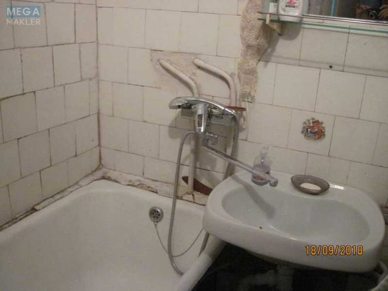 Оренда 3 кімнатної квартири, <a class="location-link" href="/kiev/" title="Недвижимость Київ">Київ</a>, <a class="location-link" href="/kiev/shevchenkovskij/" title="Недвижимость Шевченківський район">Шевченківський р-н</a>, Олександра Довженка вул., 12 (изображение 14)