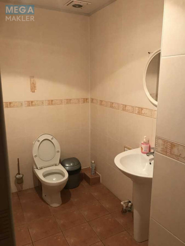 Оренда комерційної нерухомості, 216&nbsp;кв.м, под офис, <a class="location-link" href="/kiev/" title="Недвижимость Київ">Київ</a>, <a class="location-link" href="/kiev/shevchenkovskij/" title="Недвижимость Шевченківський район">Шевченківський р-н</a>, Лукьяновская ул., 1 (изображение 4)