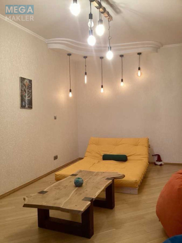 Оренда 3 кімнатної квартири, <a class="location-link" href="/kiev/" title="Недвижимость Київ">Київ</a>, <a class="location-link" href="/kiev/pecherskij/" title="Недвижимость Печерский район">Печерский р-н</a>, Панаса Мирного вул., 11 (изображение 3)