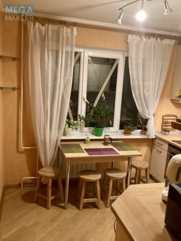 Оренда 3 кімнатної квартири, <a class="location-link" href="/kiev/" title="Недвижимость Київ">Київ</a>, <a class="location-link" href="/kiev/pecherskij/" title="Недвижимость Печерский район">Печерский р-н</a>, Панаса Мирного вул., 11 (изображение 12)