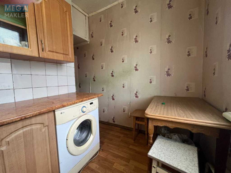 Продаж 2 кімнатної квартири (46/?/6), 5 пов. 5 пов. будинку, <a class="location-link" href="/kiev/" title="Недвижимость Київ">Київ</a>, <a class="location-link" href="/kiev/shevchenkovskij/" title="Недвижимость Шевченківський район">Шевченківський р-н</a>, Салютна вул., 8 (изображение 3)