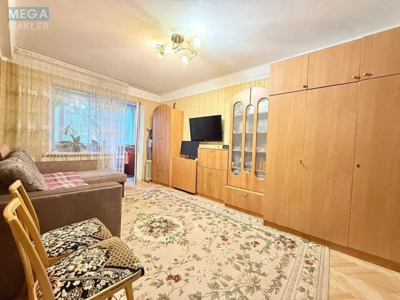 Продаж 2 кімнатної квартири (41/30/7), 5 пов. 5 пов. будинку, <a class="location-link" href="/kiev/" title="Недвижимость Київ">Київ</a>, <a class="location-link" href="/kiev/svyatoshinskij/" title="Недвижимость Святошинський район">Святошинський р-н</a>, Сімї Сосніних вул., 8 (изображение 3)