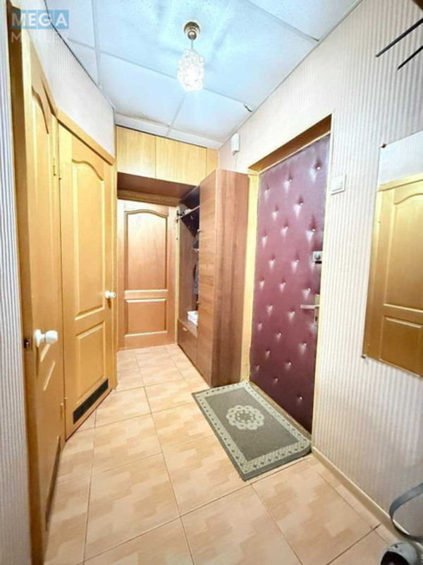 Продаж 2 кімнатної квартири (41/30/7), 5 пов. 5 пов. будинку, <a class="location-link" href="/kiev/" title="Недвижимость Київ">Київ</a>, <a class="location-link" href="/kiev/svyatoshinskij/" title="Недвижимость Святошинський район">Святошинський р-н</a>, Сімї Сосніних вул., 8 (изображение 10)