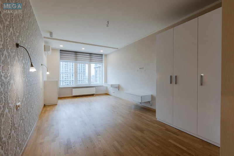 Продаж 4 кімнатної квартири (146/?/?), 16 пов. 22 пов. будинку, <a class="location-link" href="/kiev/" title="Недвижимость Київ">Київ</a>, <a class="location-link" href="/kiev/pecherskij/" title="Недвижимость Печерський район">Печерський р-н</a>, Андрія Верхогляда вул., 16 (изображение 10)