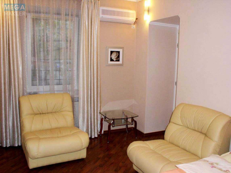 Оренда 1 кімнатної квартири, <a class="location-link" href="/odessa/" title="Недвижимость Одеса">Одеса</a>, <a class="location-link" href="/odessa/primorskij/" title="Недвижимость Приморський район">Приморський р-н</a>, Вице-адмирала Жукова, 4 (изображение 3)