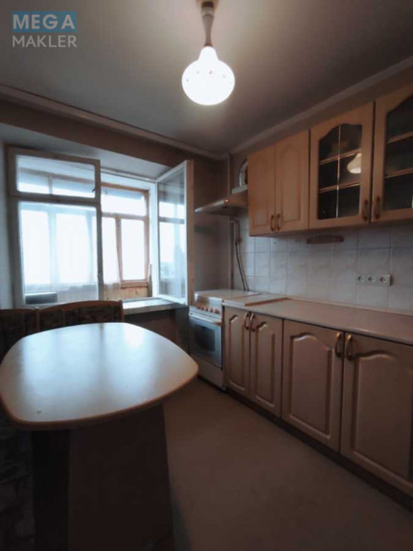 Оренда 1 кімнатної квартири, <a class="location-link" href="/kiev/" title="Недвижимость Київ">Київ</a>, <a class="location-link" href="/kiev/pecherskij/" title="Недвижимость Печерський район">Печерський р-н</a>, Московська вул., 8 (изображение 2)