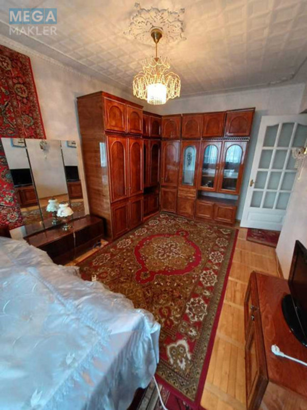 Оренда 3 кімнатної квартири, <a class="location-link" href="/kiev/" title="Недвижимость Київ">Київ</a>, <a class="location-link" href="/kiev/pecherskij/" title="Недвижимость Печерський район">Печерський р-н</a>, Старонаводницкая ул., 8а (изображение 5)