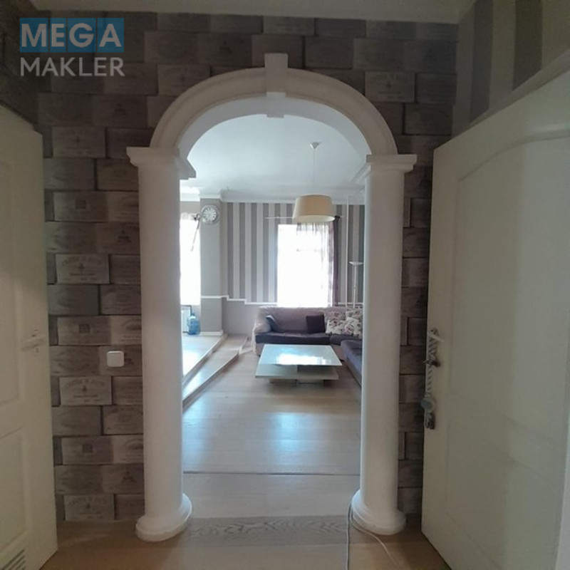 Продаж 4 кімнатної квартири (113/53/30), 4 пов. 4 пов. будинку, <a class="location-link" href="/kiev/" title="Недвижимость Київ">Київ</a>, <a class="location-link" href="/kiev/obolonskij/" title="Недвижимость Оболонський район">Оболонський р-н</a>, вулиця Гоголівська 15 ( <img src="https://megamakler.com.ua/metro/ff0000.gif" alt="" class="metro" /> м. Университет, 20 хвилин ) (изображение 9)