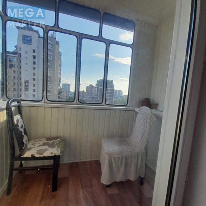 Продаж 4 кімнатної квартири (113/53/30), 4 пов. 4 пов. будинку, <a class="location-link" href="/kiev/" title="Недвижимость Київ">Київ</a>, <a class="location-link" href="/kiev/obolonskij/" title="Недвижимость Оболонський район">Оболонський р-н</a>, вулиця Гоголівська 15 ( <img src="https://megamakler.com.ua/metro/ff0000.gif" alt="" class="metro" /> м. Университет, 20 хвилин ) (изображение 14)