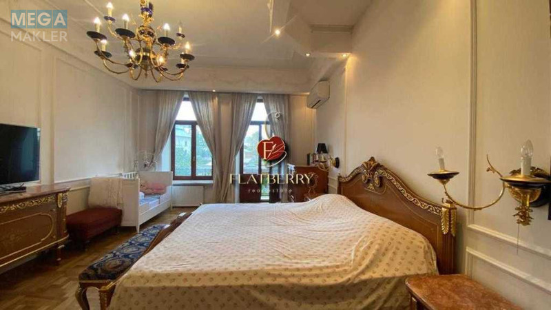 Продаж 4 кімнатної квартири (236/?/15), 2 пов. 5 пов. будинку, <a class="location-link" href="/kiev/" title="Недвижимость Київ">Київ</a>, <a class="location-link" href="/kiev/shevchenkovskij/" title="Недвижимость Шевченківський район">Шевченківський р-н</a>, Володимирська вул., 20/1а (изображение 9)