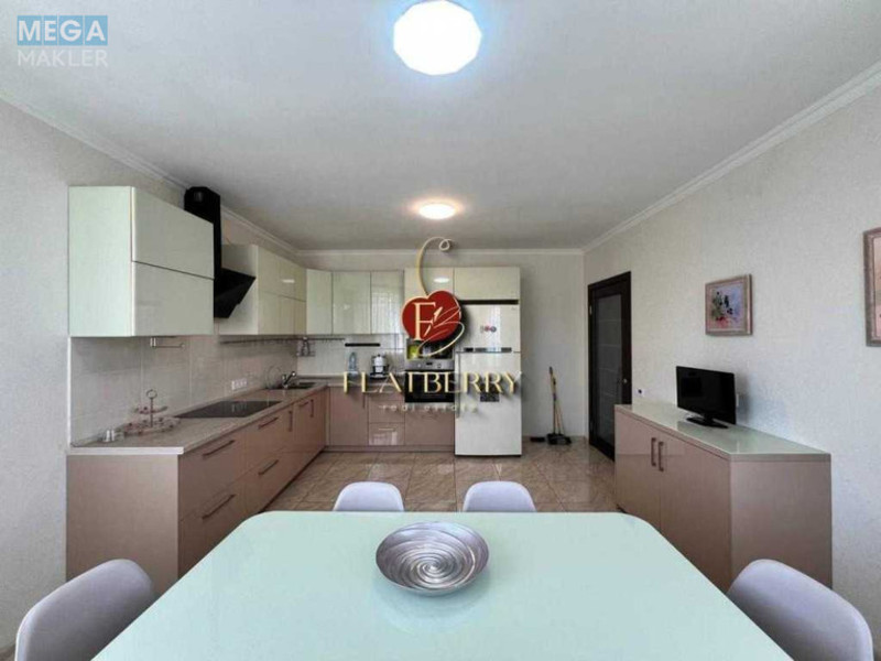 Продаж дома, 3 поверху, 250 кв.м, 4 кімнати, ділянка 9 соток, <a class="location-link" href="/kiev/" title="Недвижимость Київ">Київ</a>, <a class="location-link" href="/kiev/darnickij/" title="Недвижимость Дарницький район">Дарницький р-н</a>, Джерельна вул. (изображение 16)