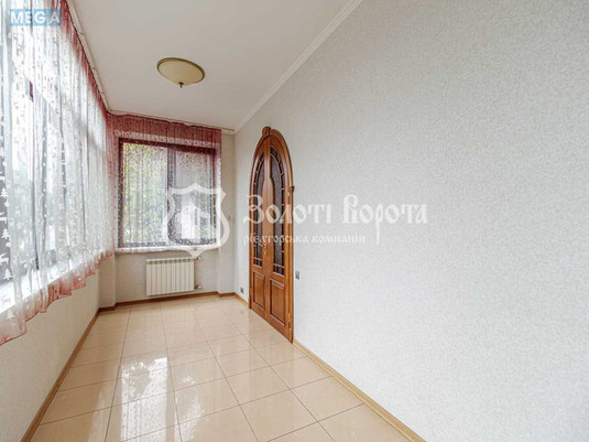 Продаж дома, 4&nbsp;поверху, 947,90&nbsp;кв.м, 7&nbsp;кімнат, ділянка 8&nbsp;соток, <a class="location-link" href="/petropavlovskaya-borshagovka/" title="Недвижимость Петропавлівська Борщагівка">Петропавлівська Борщагівка</a>, Вишнева, 55 (изображение 20)