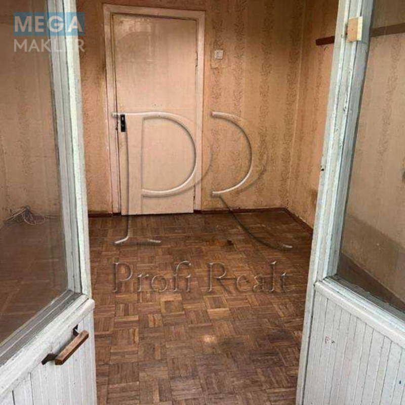 Продаж 3 кімнатної квартири (63/41/7), 3 пов. 9 пов. будинку, <a class="location-link" href="/kiev/" title="Недвижимость Київ">Київ</a>, <a class="location-link" href="/kiev/svyatoshinskij/" title="Недвижимость Святошинський район">Святошинський р-н</a>, Курбаса Леся проспект, 15 (изображение 4)