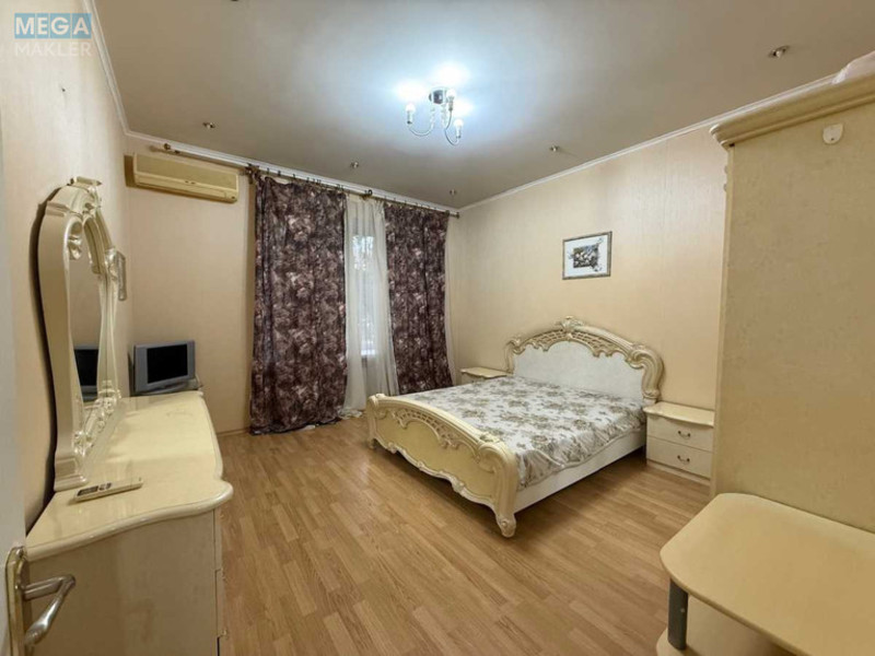 Оренда 3 кімнатної квартири, <a class="location-link" href="/kiev/" title="Недвижимость Київ">Київ</a>, <a class="location-link" href="/kiev/pecherskij/" title="Недвижимость Печерський район">Печерський р-н</a>, Липська вул., 15б (изображение 4)