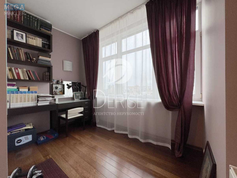 Продаж 3 кімнатної квартири (156/70/25), 10 пов. 12 пов. будинку, <a class="location-link" href="/kiev/" title="Недвижимость Київ">Київ</a>, <a class="location-link" href="/kiev/pecherskij/" title="Недвижимость Печерський район">Печерський р-н</a>, Леси Украинки бульв., 23а (изображение 3)