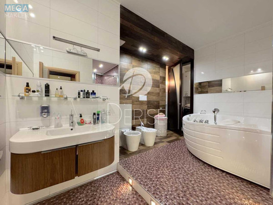 Продаж 3 кімнатної квартири (156/70/25), 10 пов. 12 пов. будинку, <a class="location-link" href="/kiev/" title="Недвижимость Київ">Київ</a>, <a class="location-link" href="/kiev/pecherskij/" title="Недвижимость Печерський район">Печерський р-н</a>, Леси Украинки бульв., 23а (изображение 7)