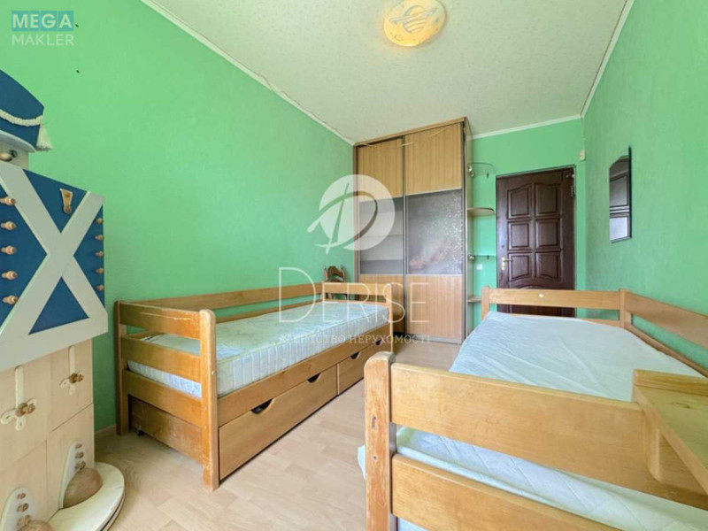 Продаж 3 кімнатної квартири (67/50/8), 6 пов. 9 пов. будинку, <a class="location-link" href="/kiev/" title="Недвижимость Київ">Київ</a>, <a class="location-link" href="/kiev/goloseevskij/" title="Недвижимость Голосіївський район">Голосіївський р-н</a>, Новопироговская ул., 31 (изображение 8)