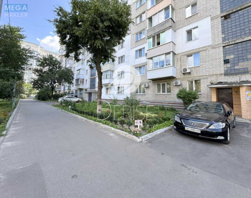 Продаж 3 кімнатної квартири (67/50/8), 6 пов. 9 пов. будинку, <a class="location-link" href="/kiev/" title="Недвижимость Київ">Київ</a>, <a class="location-link" href="/kiev/goloseevskij/" title="Недвижимость Голосіївський район">Голосіївський р-н</a>, Новопироговская ул., 31 (изображение 16)