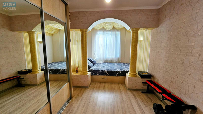 Продаж 4 кімнатної квартири (87/56/7), 4 пов. 10 пов. будинку, <a class="location-link" href="/dneprodzerzhinsk/" title="Недвижимость Кам'янське">Каменское</a>, проспект Металлургов, 80 (изображение 2)