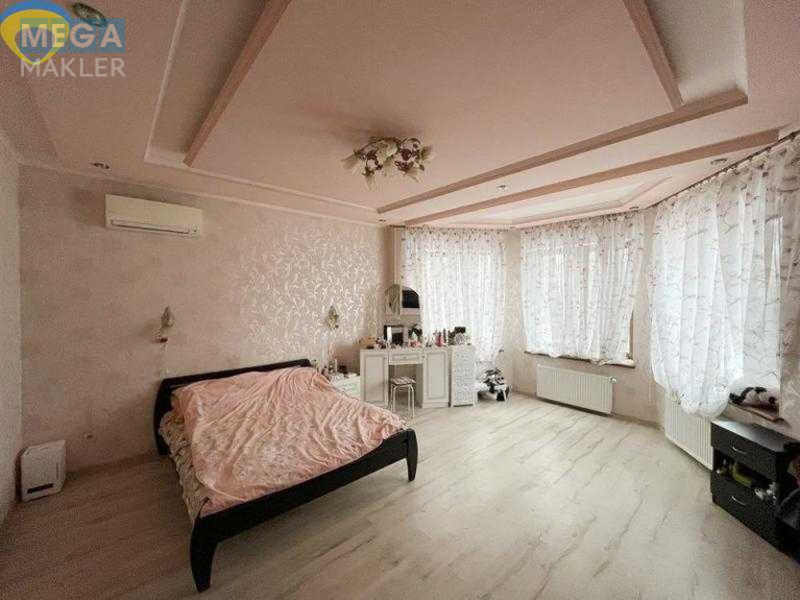 Продаж дома, 2 поверху, 210 кв.м, 5 кімнат, ділянка 10 соток, <a class="location-link" href="/odessa/" title="Недвижимость Одеса">Одеса</a>, <a class="location-link" href="/odessa/suvorovskij/" title="Недвижимость Суворовський район">Суворовський р-н</a>, Кольцевая (изображение 3)