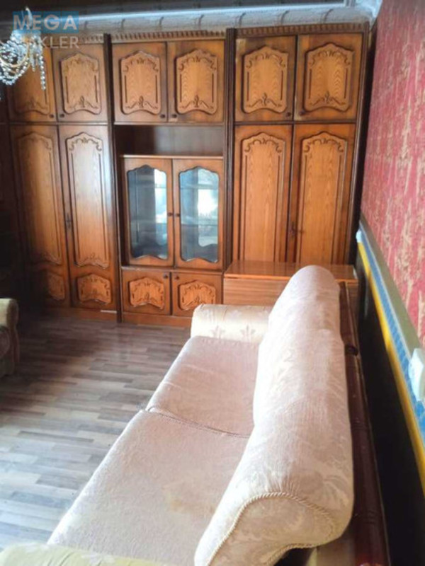 Продаж 3 кімнатної квартири (60/35/9), 3 пов. 4 пов. будинку, <a class="location-link" href="/komarovka-selo-kv/" title="Недвижимость Комарівка">Комарівка</a>, комсомольська (изображение 3)