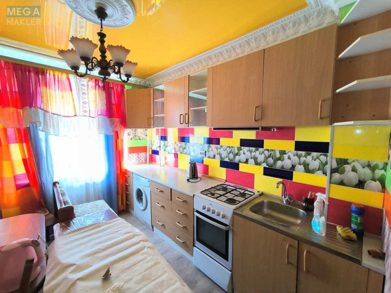 Продаж 3 кімнатної квартири (60/35/9), 3 пов. 4 пов. будинку, <a class="location-link" href="/komarovka-selo-kv/" title="Недвижимость Комарівка">Комарівка</a>, комсомольська (изображение 11)