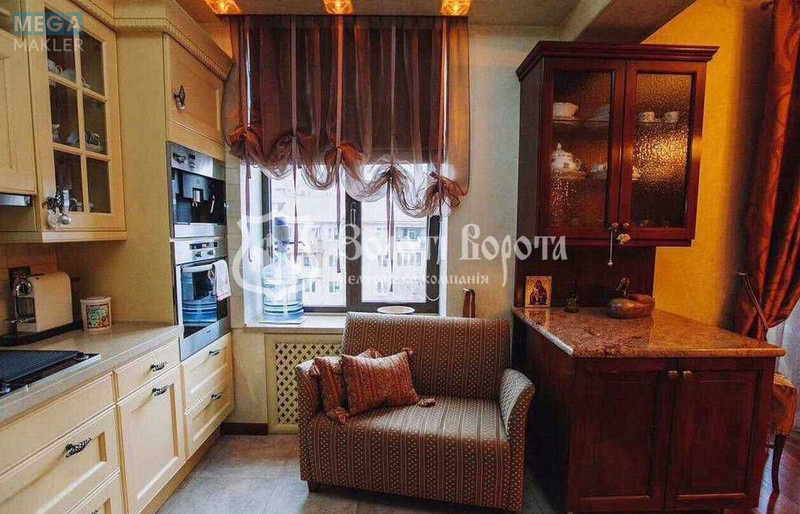 Продаж 5 кімнатної квартири (230/170/15), 5 пов. 5 пов. будинку, <a class="location-link" href="/kiev/" title="Недвижимость Київ">Київ</a>, <a class="location-link" href="/kiev/pecherskij/" title="Недвижимость Печерський район">Печерський р-н</a>, Андрія Верхогляда вул., 10/10 (изображение 7)