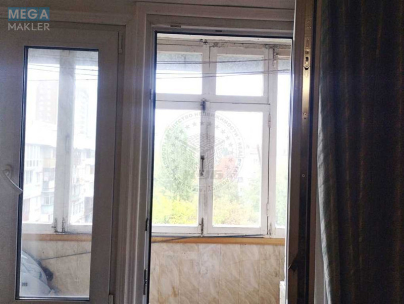 Продаж 3 кімнатної квартири (57/40/5), 5 пов. 5 пов. будинку, <a class="location-link" href="/kiev/" title="Недвижимость Київ">Київ</a>, <a class="location-link" href="/kiev/dneprovskij/" title="Недвижимость Дніпровський район">Дніпровський р-н</a>, Праці бульв., 6/14 (изображение 9)