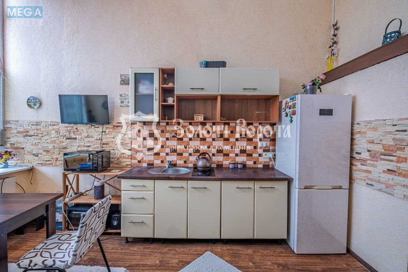 Продаж 3 кімнатної квартири (85/40/42), 1 пов. 4 пов. будинку, <a class="location-link" href="/sofievskaya-borshagovka/" title="Недвижимость Софіївська Борщагівка">Софіївська Борщагівка</a>, Соборна вул., 28 (изображение 2)