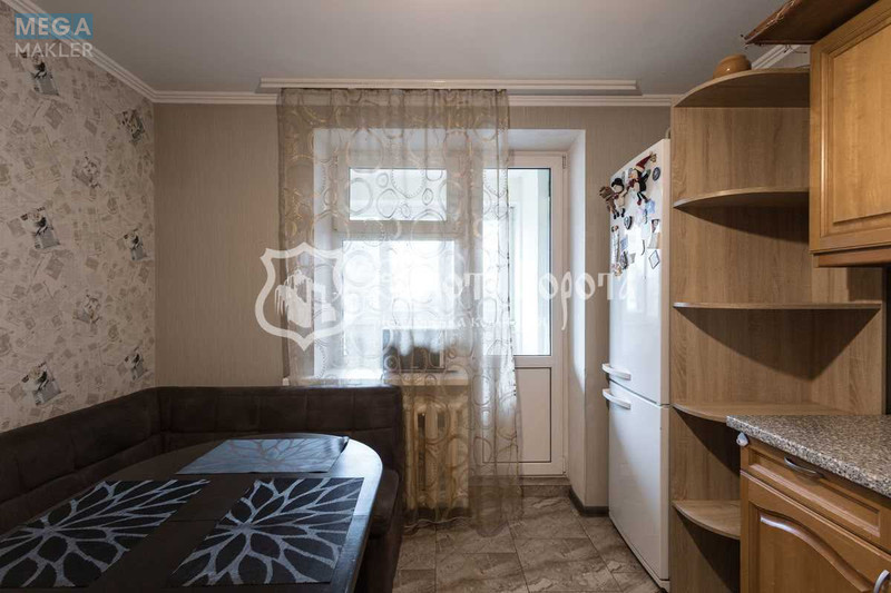 Продаж 3 кімнатної квартири (72,3/40,9/10,6), 4 пов. 8 пов. будинку, <a class="location-link" href="/kiev/" title="Недвижимость Київ">Київ</a>, <a class="location-link" href="/kiev/svyatoshinskij/" title="Недвижимость Святошинський район">Святошинський р-н</a>, Тулузи вул., 3б (изображение 13)