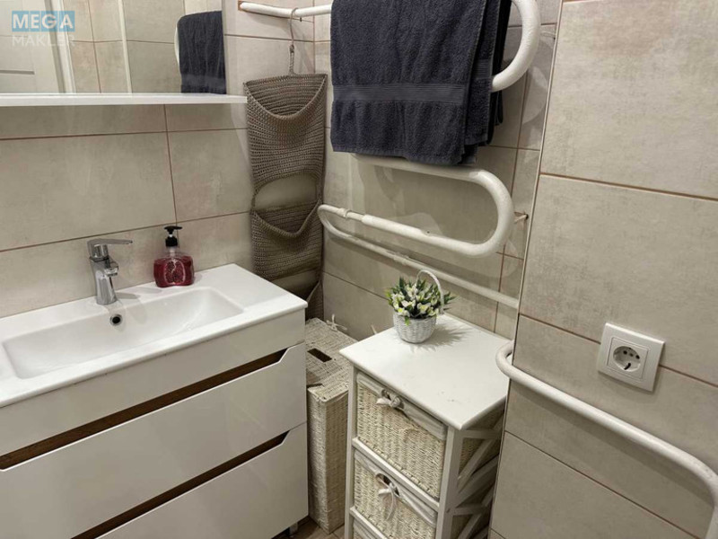 Оренда 2 кімнатної квартири, <a class="location-link" href="/kiev/" title="Недвижимость Київ">Київ</a>, <a class="location-link" href="/kiev/solomenskij/" title="Недвижимость Солом'янський район">Солом'янський р-н</a>, Вузівська вул., 4 (изображение 22)