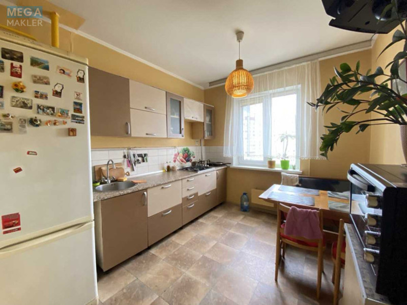 Оренда кімнати (підселення), <a class="location-link" href="/kiev/" title="Недвижимость Київ">Київ</a>, <a class="location-link" href="/kiev/darnickij/" title="Недвижимость Дарницький район">Дарницький р-н</a>, Тростянецька вул., 3 (изображение 2)
