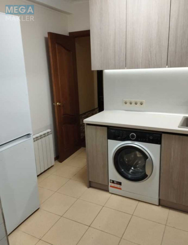 Оренда 2 кімнатної квартири, <a class="location-link" href="/kiev/" title="Недвижимость Київ">Київ</a>, <a class="location-link" href="/kiev/solomenskij/" title="Недвижимость Солом'янський район">Солом'янський р-н</a>, Михаила Донца ул., 21а (изображение 2)