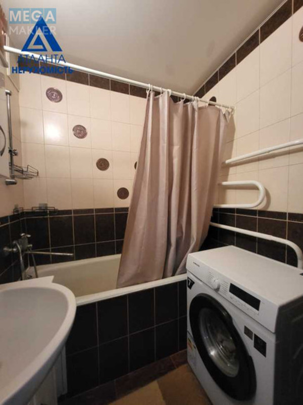 Продаж 3 кімнатної квартири (67/39/8), 9 пов. 9 пов. будинку, <a class="location-link" href="/lutsk/" title="Недвижимость Луцьк">Луцьк</a>, Соборності, 37б (изображение 11)