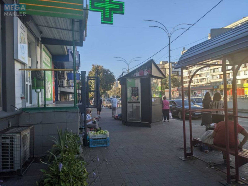 Оренда комерційної нерухомості, 6 кв.м, под магазин, <a class="location-link" href="/kiev/" title="Недвижимость Київ">Київ</a>, <a class="location-link" href="/kiev/solomenskij/" title="Недвижимость Солом'янський район">Солом'янський р-н</a>, Чоколівський бульв., 1 (изображение 3)