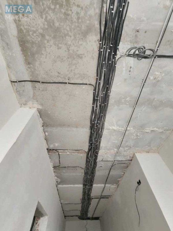 Продаж 1 кімнатної квартири (40/18/6), 20 пов. 23 пов. будинку, <a class="location-link" href="/kiev/" title="Недвижимость Київ">Київ</a>, <a class="location-link" href="/kiev/goloseevskij/" title="Недвижимость Голосіївський район">Голосіївський р-н</a>, Саперно-Слобідська вул., 22 (изображение 9)