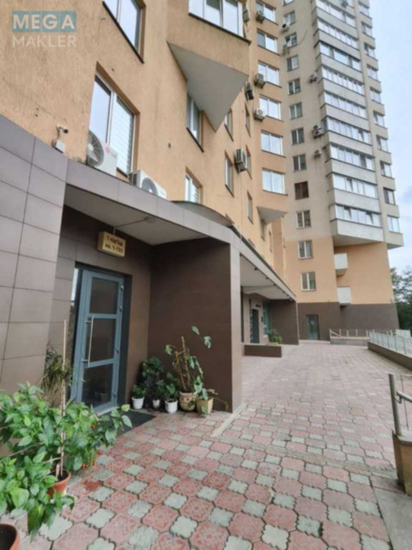 Продаж 1 кімнатної квартири (40/18/6), 20 пов. 23 пов. будинку, <a class="location-link" href="/kiev/" title="Недвижимость Київ">Київ</a>, <a class="location-link" href="/kiev/goloseevskij/" title="Недвижимость Голосіївський район">Голосіївський р-н</a>, Саперно-Слобідська вул., 22 (изображение 11)