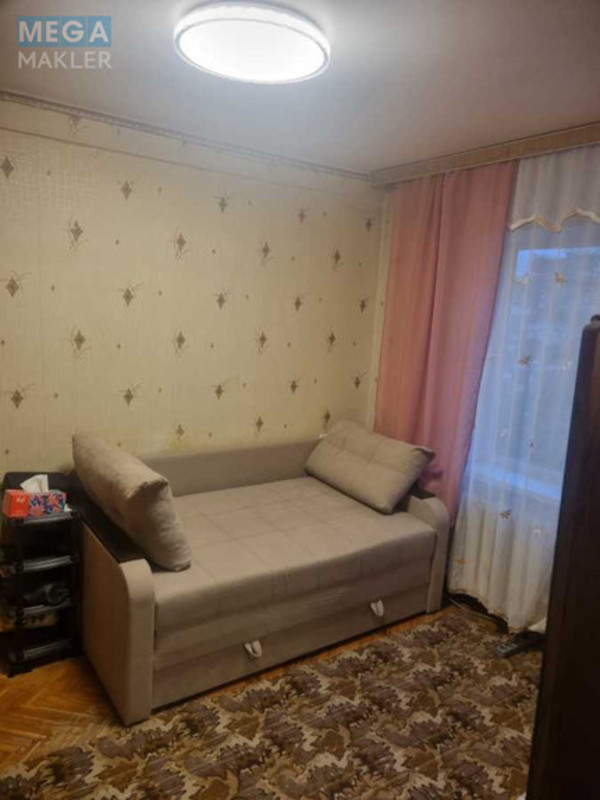 Оренда 3 кімнатної квартири, <a class="location-link" href="/kiev/" title="Недвижимость Київ">Київ</a>, <a class="location-link" href="/kiev/solomenskij/" title="Недвижимость Солом'янський район">Солом'янський р-н</a>, Митрополита Василя Липківського вул., 11 (изображение 3)