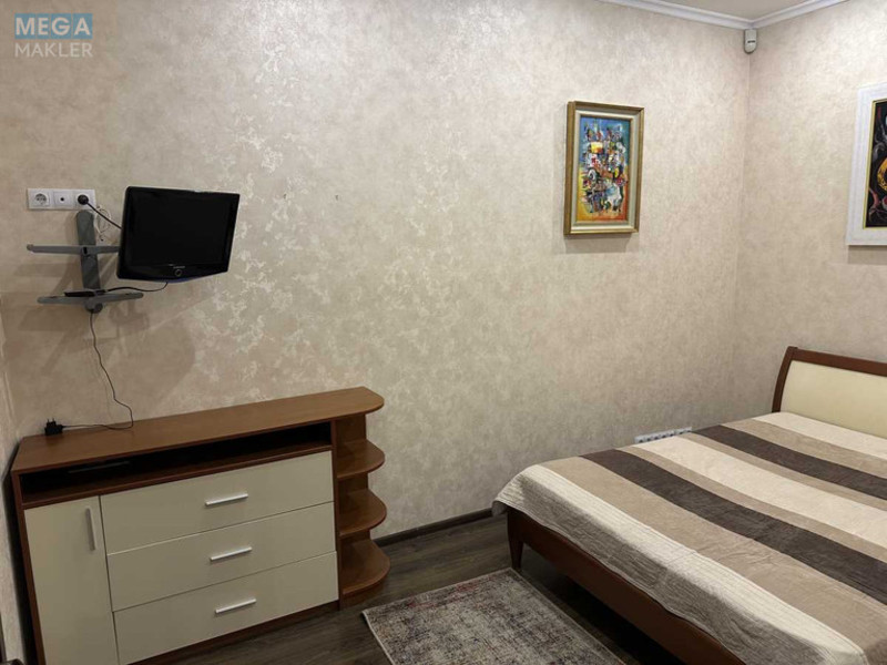 Оренда 2 кімнатної квартири, <a class="location-link" href="/kiev/" title="Недвижимость Київ">Київ</a>, <a class="location-link" href="/kiev/shevchenkovskij/" title="Недвижимость Шевченківський район">Шевченківський р-н</a>, Саксаганського вул., 131а (изображение 2)