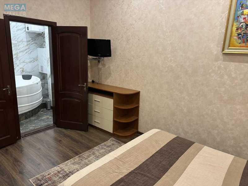 Оренда 2 кімнатної квартири, <a class="location-link" href="/kiev/" title="Недвижимость Київ">Київ</a>, <a class="location-link" href="/kiev/shevchenkovskij/" title="Недвижимость Шевченківський район">Шевченківський р-н</a>, Саксаганського вул., 131а (изображение 4)