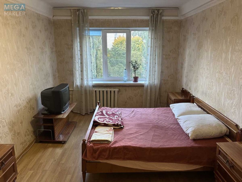 Оренда 2 кімнатної квартири, <a class="location-link" href="/kiev/" title="Недвижимость Київ">Київ</a>, <a class="location-link" href="/kiev/svyatoshinskij/" title="Недвижимость Святошинський район">Святошинський р-н</a>, Литвиненко-Вольгемут вул., 5 (изображение 2)